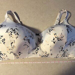 Cacique Women's Bra 44F Lightly Lined Full Coverage No-Wire White Floral